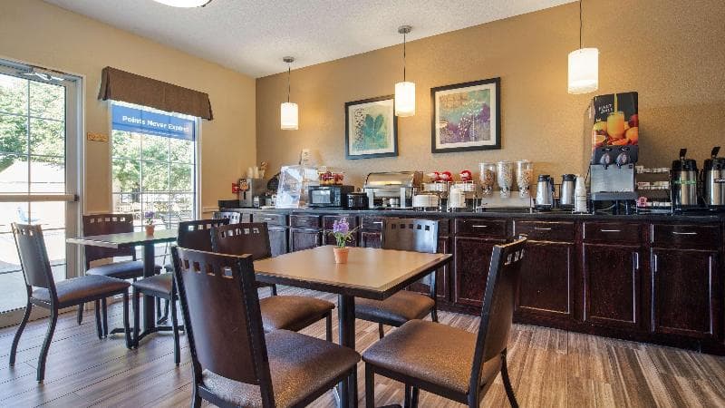 Best Western Governors Inn & Suites 3