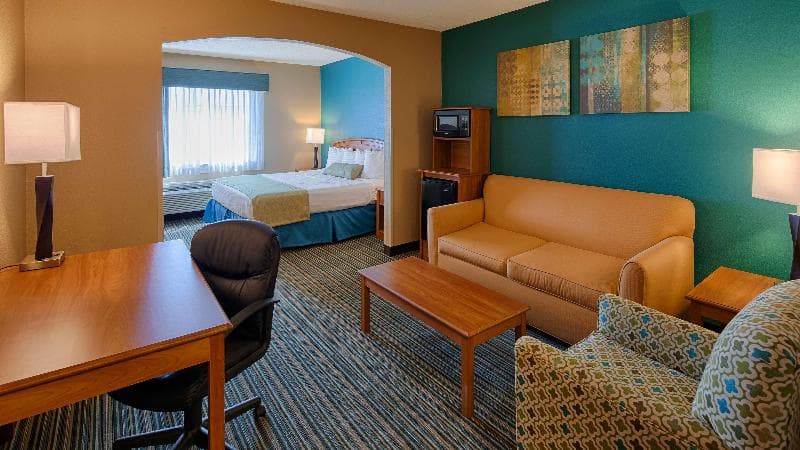 Best Western Governors Inn & Suites 4