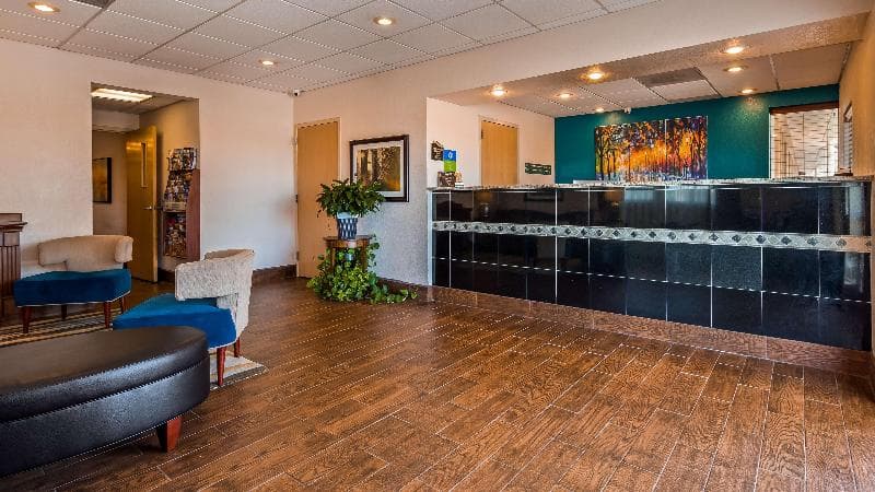 SureStay Hotel by Best Western Ottawa 4