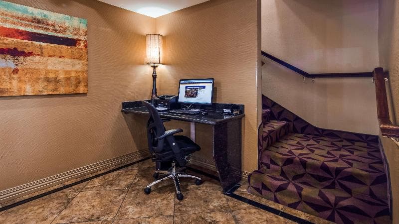 Best Western Manhattan Inn photo 1