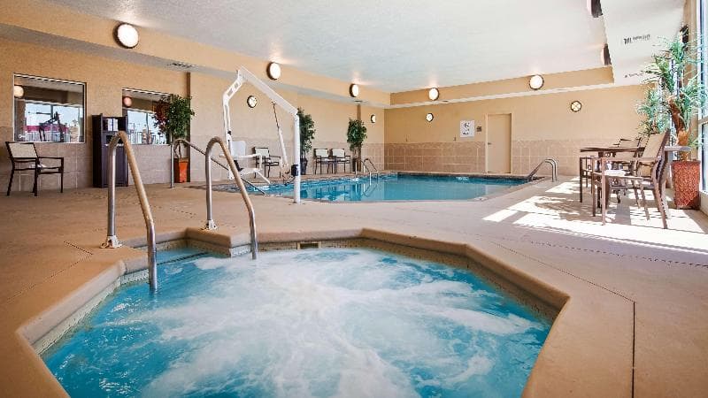 Best Western Plus Butterfield Inn 5