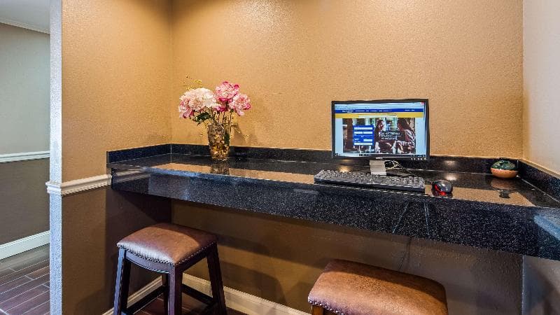 Best Western Shelbyville Lodge photo 1