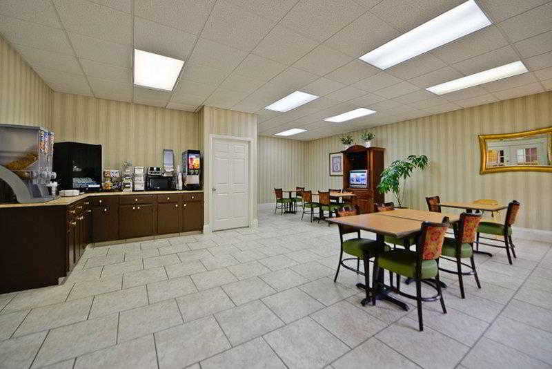Manchester Heritage Inn And Suites 5