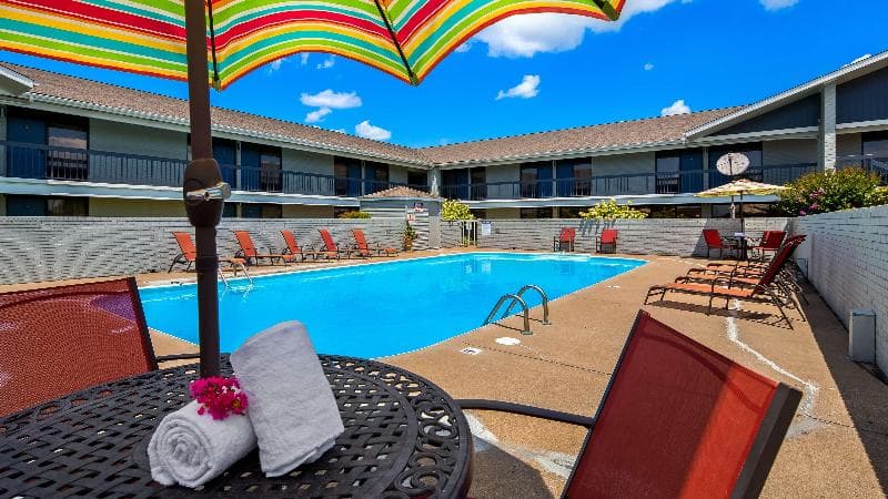 Best Western University Inn 5