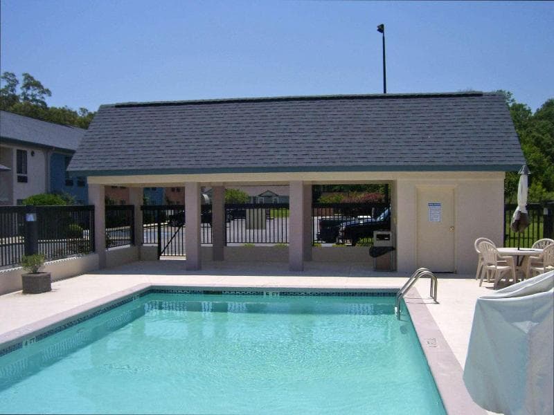 Americas Best Value Inn & Suites Bastrop photo 1