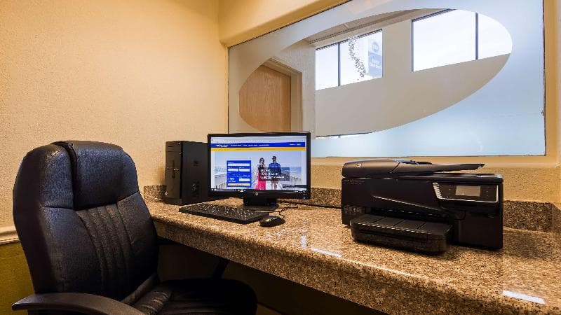 Best Western Rayne Inn photo 1