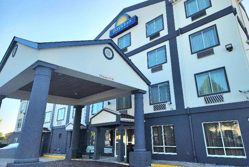 Days Inn by Wyndham Baton Rouge/I-10 3
