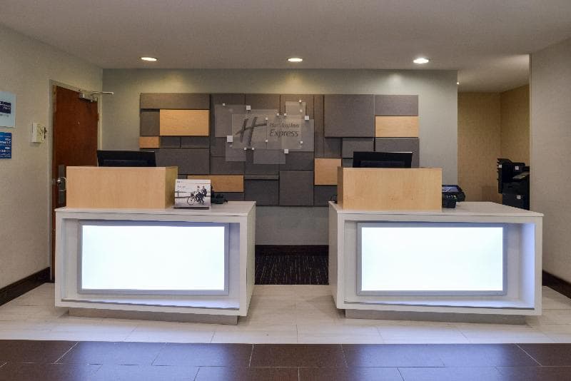 Holiday Inn Express Towson Baltimore N 5