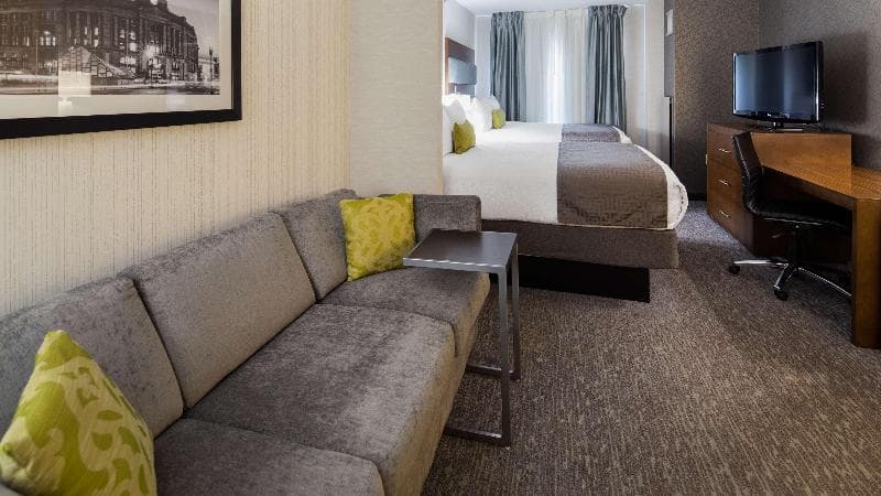 Best Western Plus Boston Hotel 4