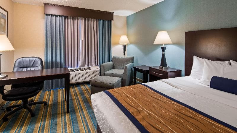 Best Western Plus Berkshire Hills Inn & Suites 2