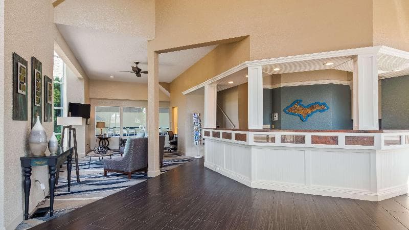 Best Western Harbour Pointe Lakefront 3