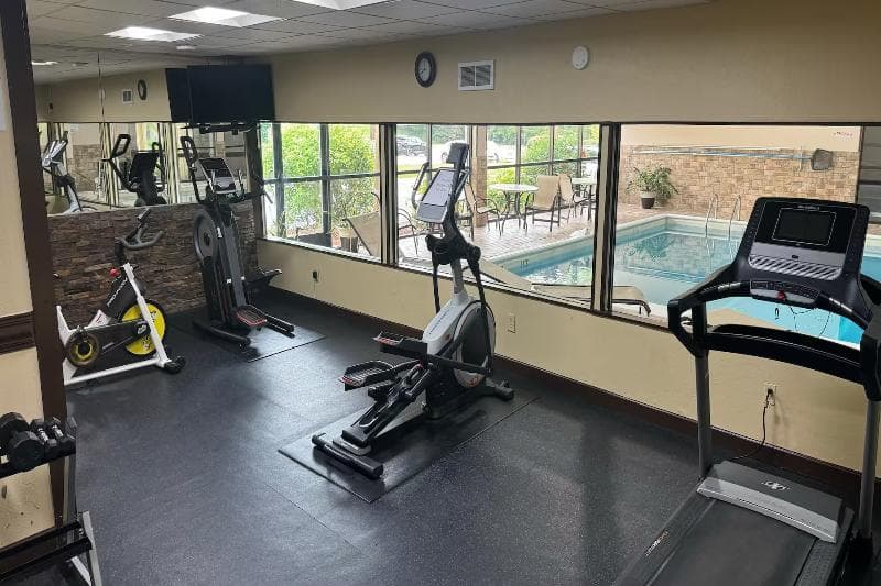 AmericInn by Wyndham Grand Rapids Airport North 2