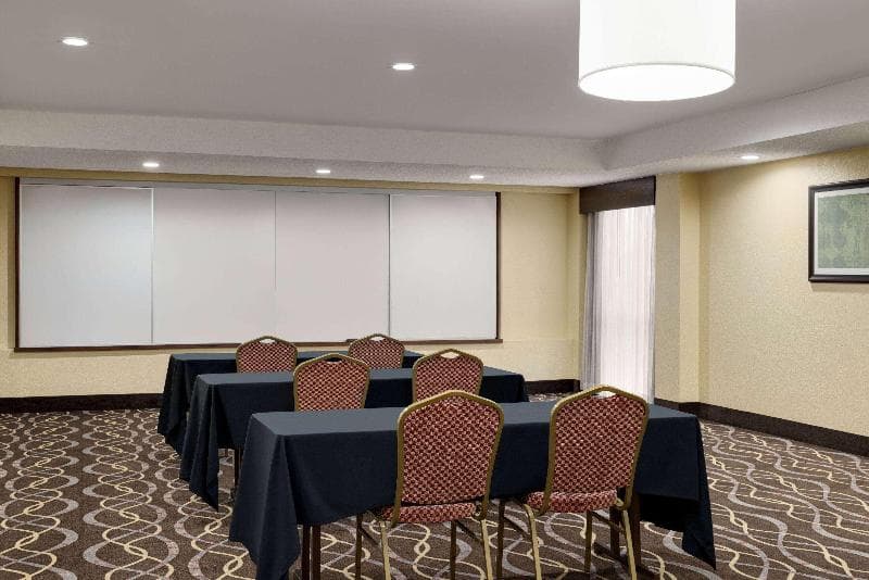 AmericInn by Wyndham Grand Rapids Airport North photo 1