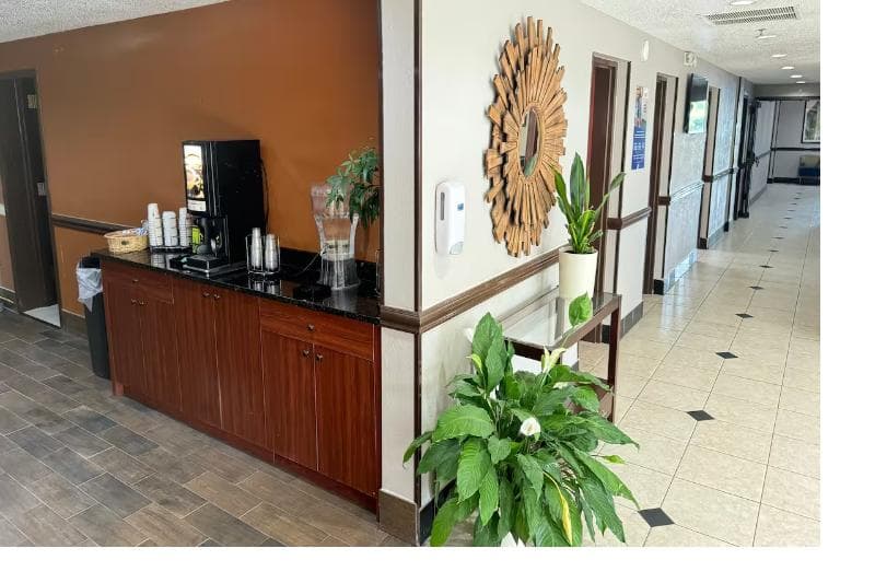 AmericInn by Wyndham Grand Rapids Airport North 4