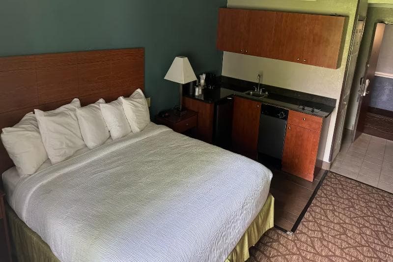AmericInn by Wyndham Grand Rapids Airport North 3