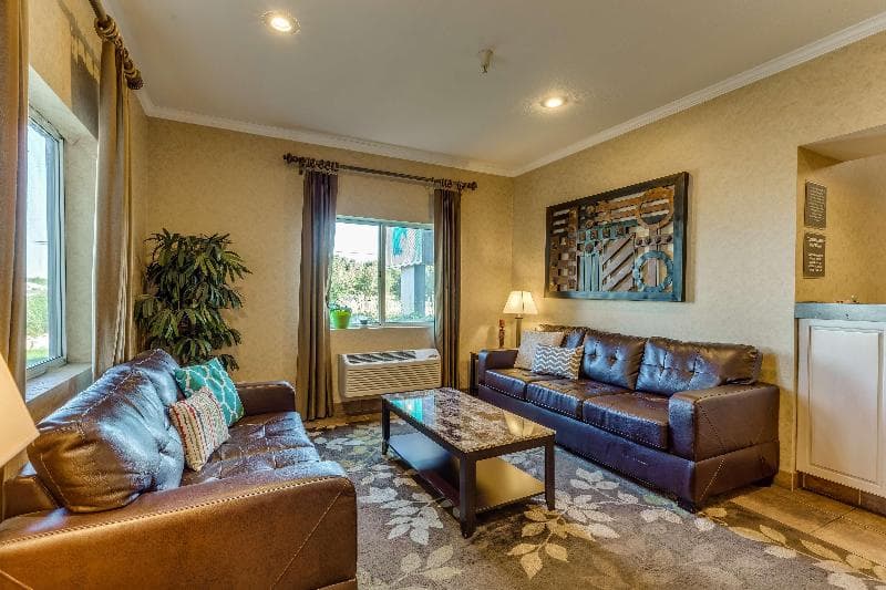 Best Western Lakewinds 3
