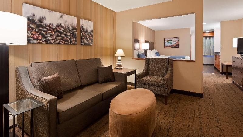 Best Western Plus Superior Inn 3