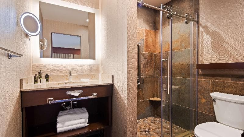 Best Western Plus Superior Inn 5