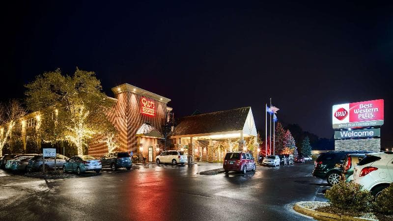Best Western Plus White Bear Country Inn 2