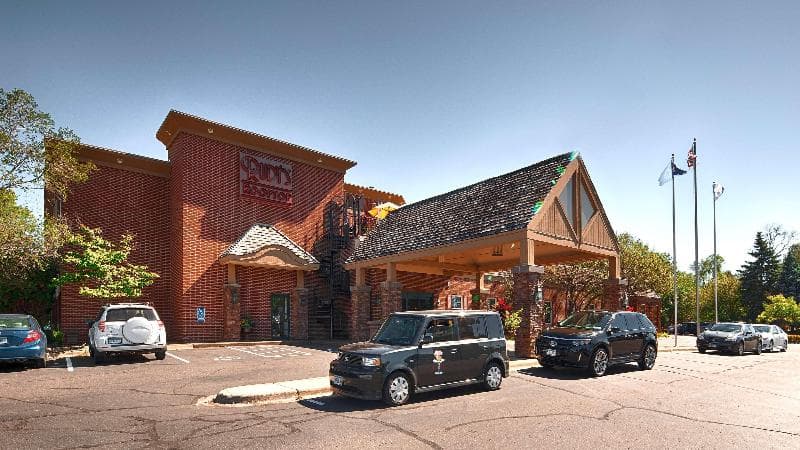 Best Western Plus White Bear Country Inn 3