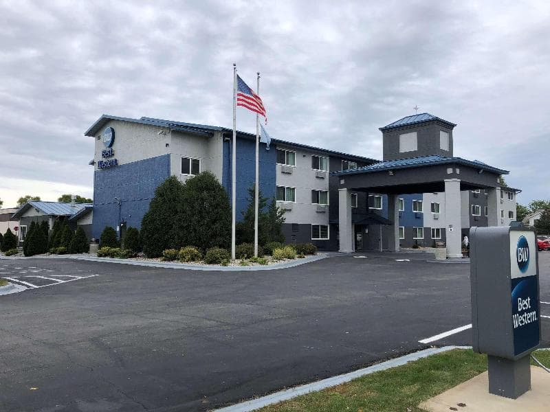 Comfort Inn & Suites photo 1