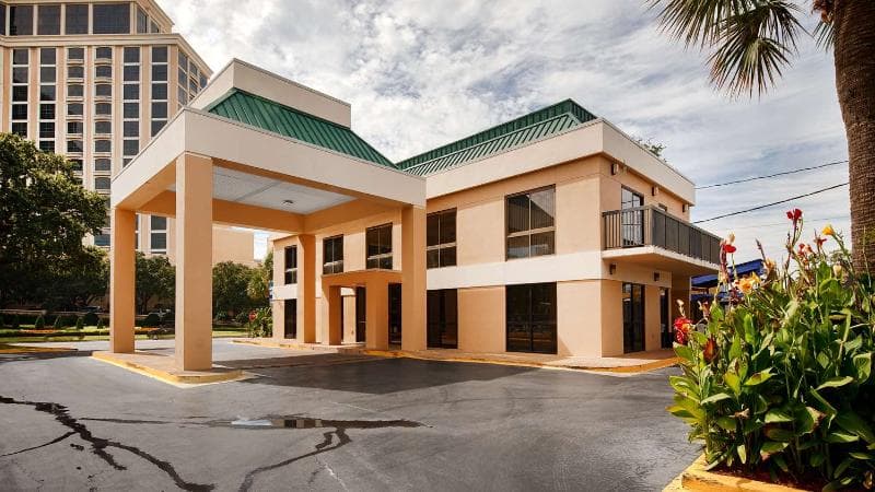 Best Western Oak Manor 5