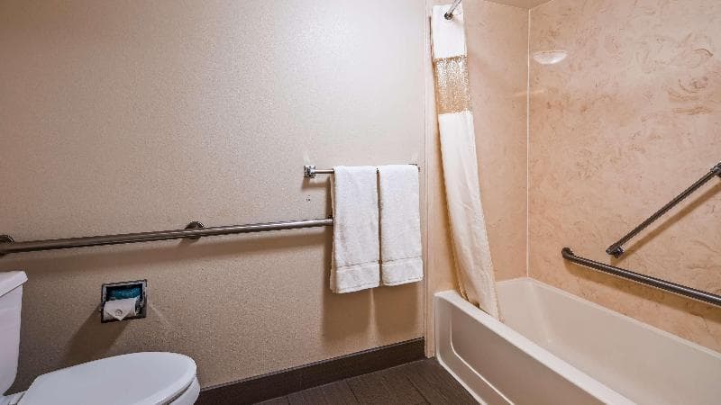 Best Western Airport Inn 3