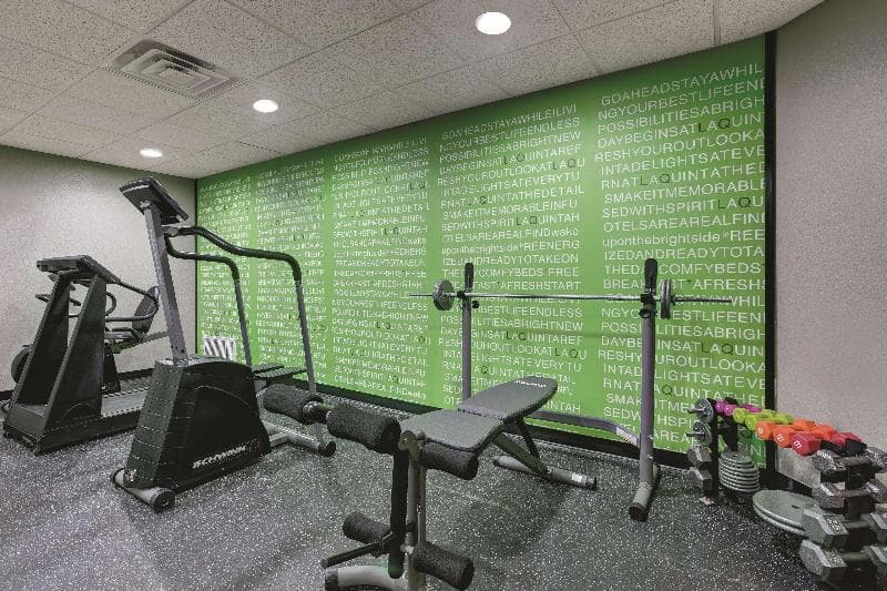 La Quinta Inn & Suites By Wyndham Jackson North photo 1