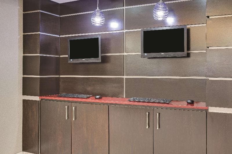 La Quinta Inn & Suites By Wyndham Jackson North main