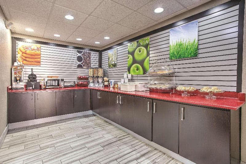 La Quinta Inn & Suites By Wyndham Jackson North 3