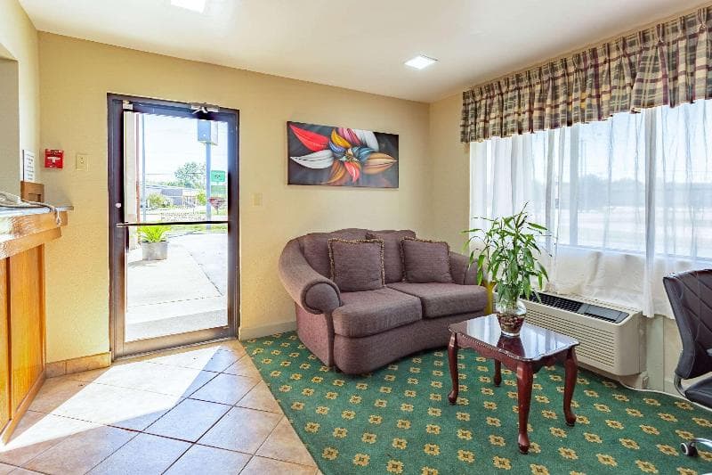Econo Lodge photo 1
