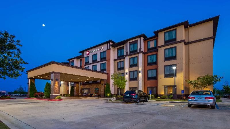 Best Western Plus Tupelo Inn & Suites 2