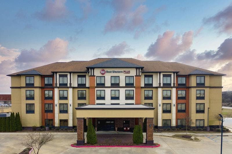 Best Western Plus Tupelo Inn & Suites 5