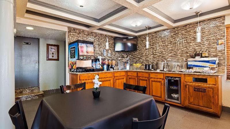 Best Western Montis Inn 2