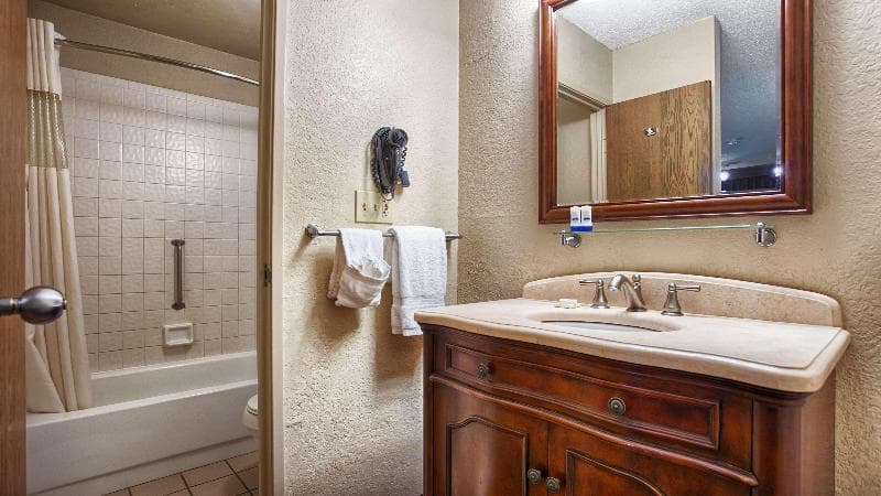 Best Western The Oasis at Joplin 5