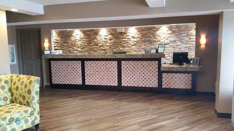 Clarion Pointe Independence - Kansas City 4