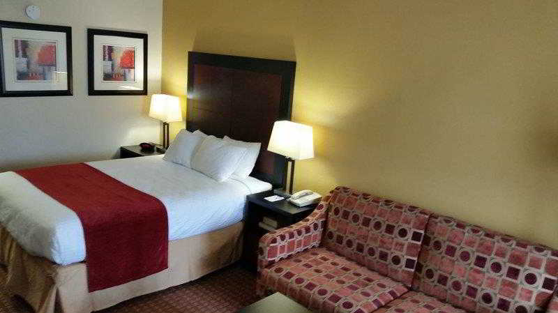 Clarion Pointe Independence - Kansas City 3