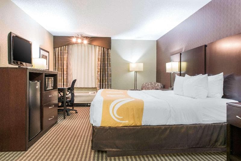 Quality Inn 4