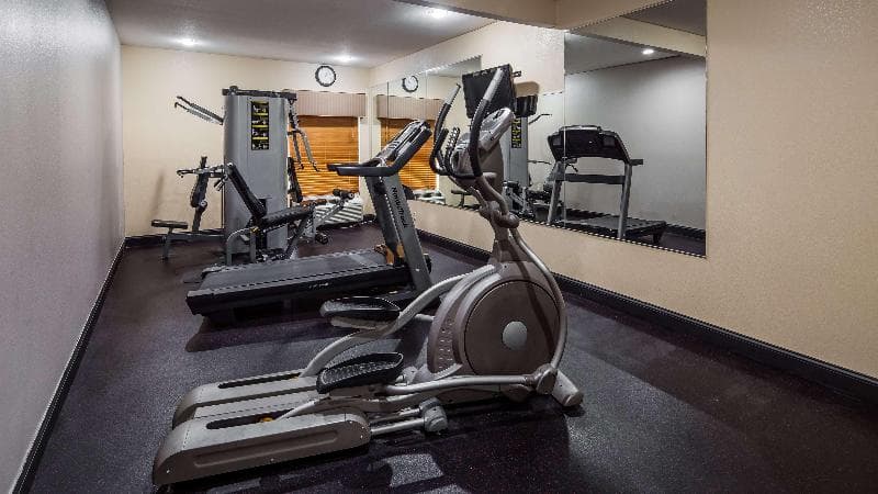 Best Western Plus Kansas City Airport-KCI East 2