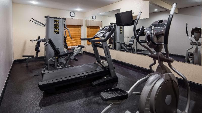 Best Western Plus Kansas City Airport-KCI East 5