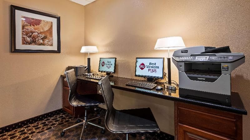 Best Western Plus Kansas City Airport-KCI East photo 1