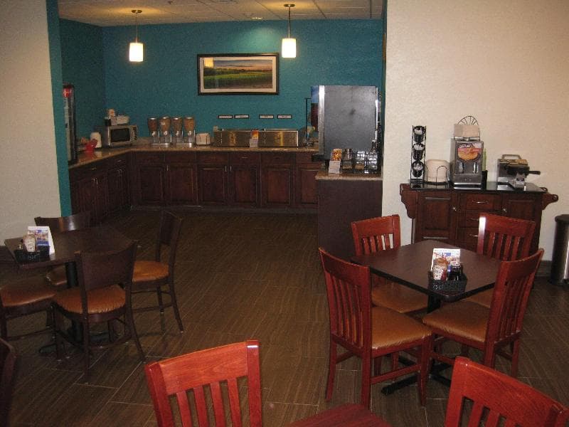 Best Western Plus Springfield Airport Inn 2