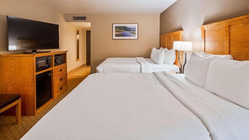 Best Western Plus GranTree Inn 3