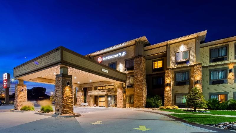 Best Western Plus Grand Island Inn & Suites 2