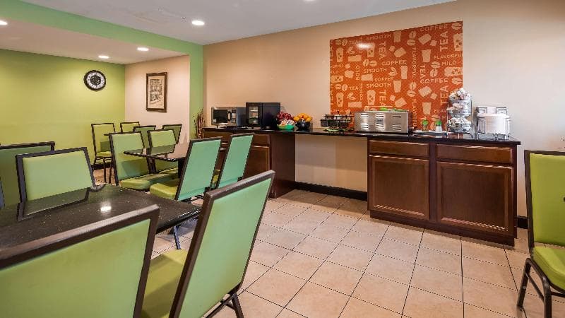 SureStay Hotel by Best Western East Brunswick 4