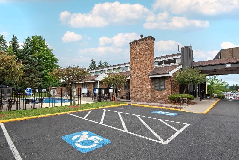 Best Western University Inn 3