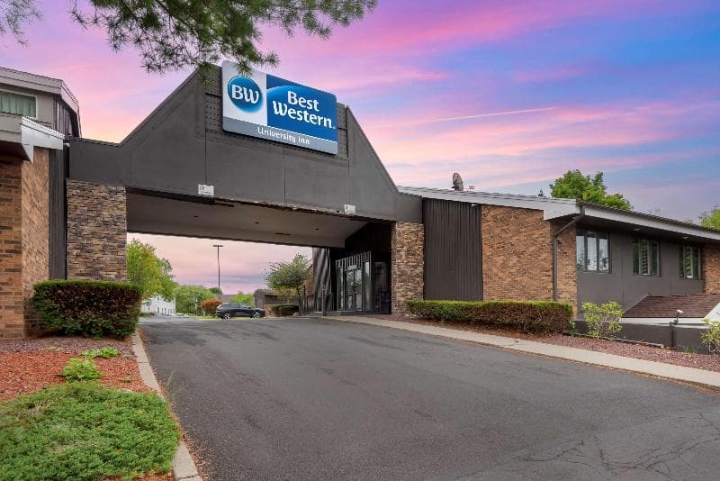 Best Western University Inn 4
