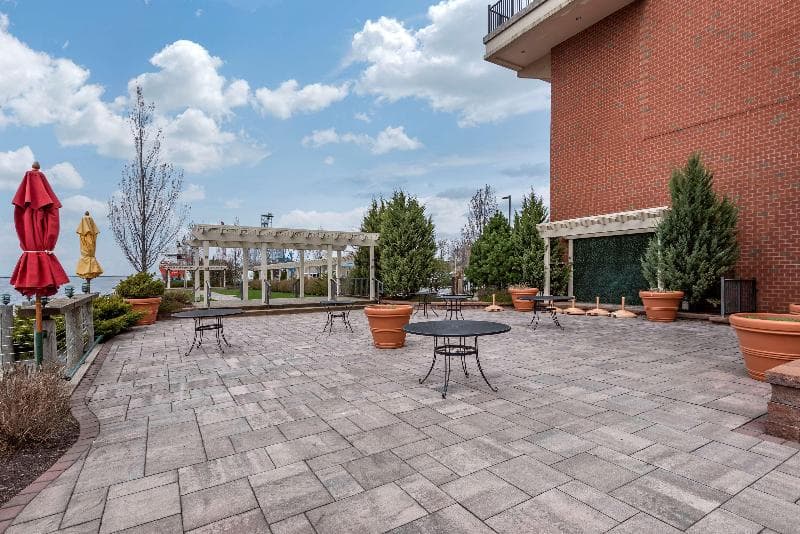 Best Western Plus Oswego Hotel & Conference Center 4