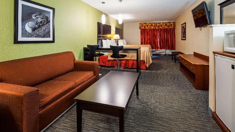 Best Western Cooperstown Inn & Suites 4