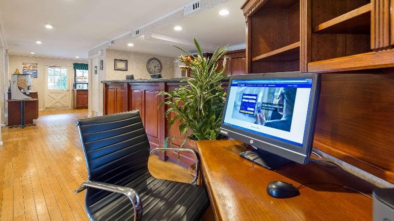 Best Western Woodbury Inn photo 1